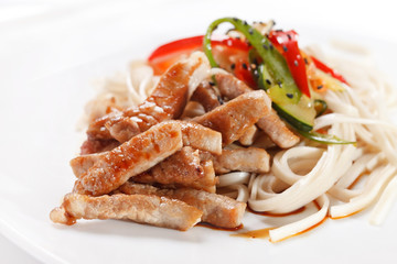 meat with noodles and vegetables