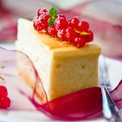 käsekuchen mit johannisbeerdeko