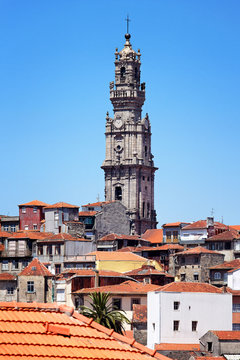 Torre dos Clérigos, Wahrzeichen von Porto, Portugal