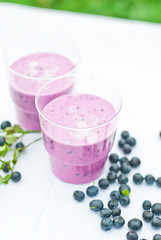 yogurt shake with blueberry