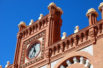 Fototapeta premium Detail of Roof on train station in Aranjuez, Spain