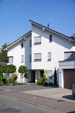 wei&szlig;es geb&auml;ude #1
