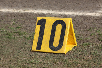Marker 10 football americano