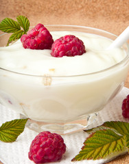 Raspberry yogurt 
