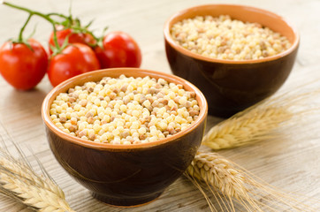 ciotole di fregola, tipica pasta della Sardegna