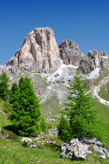 Fototapeta na wymiar Szczytów w Dolomitach Rosengarten, Val di Fassa, Włochy Alpy