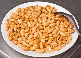 Salted fried peanuts