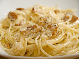 spaghetti z kurkami © petroos