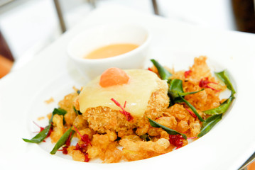 Deep-fried Shrimp with fried egg and sweet sauce