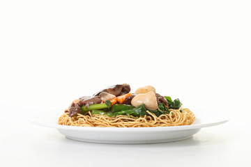 Pan fried noodles with mushroom
