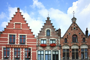 Fototapeta premium Typowe dachy domów w Brugii