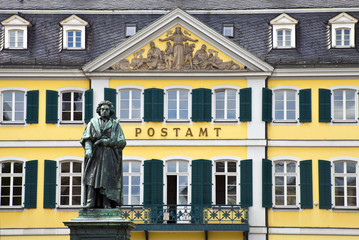 Beethoven Statue in Bonn, Germany. - obrazy, fototapety, plakaty