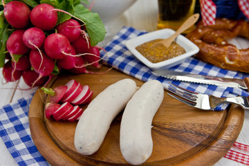 Frische Weisswurst und Brezeln