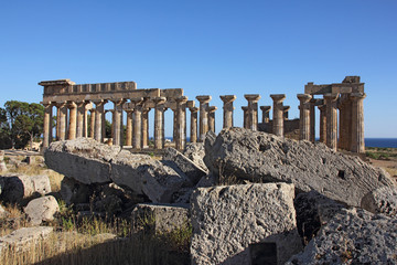 Fototapeta na wymiar Greek temple