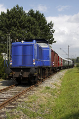Fototapeta na wymiar Stare lokomotywy diesel w kraju wargi kolejowej
