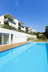 residence with swimming pool