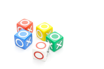 サイコロ　マル　バツ