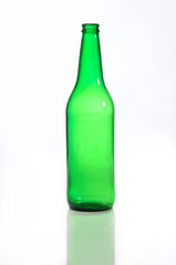 bottiglia vuota birra verde