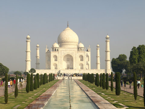 Beautiful white marble of the Taj Mahal