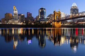 Fototapeta na wymiar Cincinnati skyline.