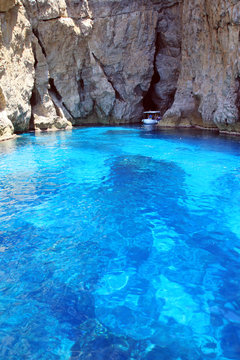 Visiting Marettimo caves - Sicily - Italy