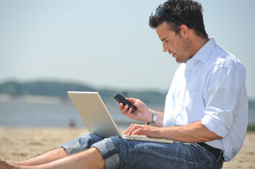 Geschäftsmann am Strand