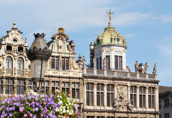Fototapeta na wymiar Zdobione średniowieczne fasady Grand Place