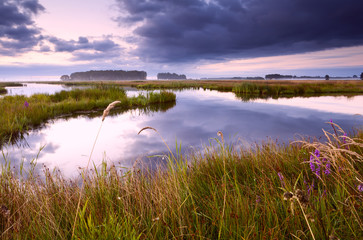Fototapeta na wymiar lake in Drenthe at sunrise
