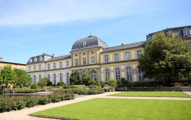 Fototapeta na wymiar Poppelsdofer pałac w Bonn