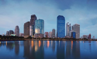 Fototapeta premium Bangkok night skyline