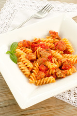 Fusilli con sugo e salsiccia