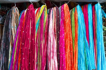 Foto op Plexiglas Bunte Schals auf dem Markt in Indien © Harald Biebel