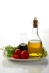 półmisek z ziołami oliwą i octem balsmicznym