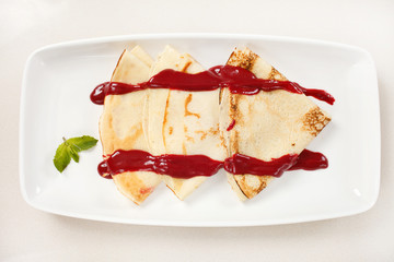 pancakes with chocolate sauce