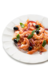 salad with shrimp tomatoes and black olives