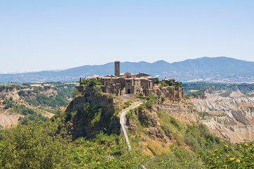 Fototapeta na wymiar Panoramiczny widok z Civita di Bagnoregio. Lazio. Włochy.