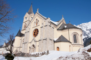 Fototapeta na wymiar Kościół w Ramsau am Dachstein
