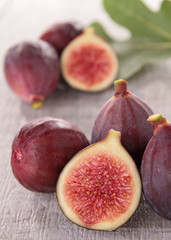 group of fresh figs