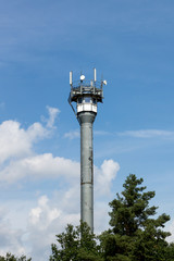 Brandmeldeturm mit Sendeanlage