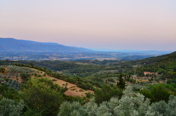 Fototapeta na wymiar Zachód słońca nad wzgórza Toskanii