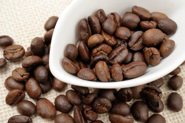 Roasted coffee beans