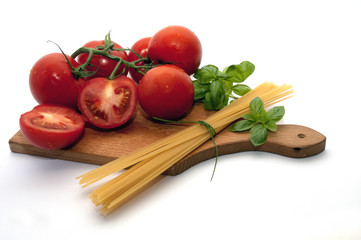 Spaghetti pomodoro e basilico
