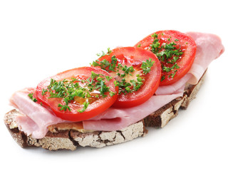 Wholesome Bread with Ham and Tomato