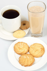 Breakfast cookies and drinks