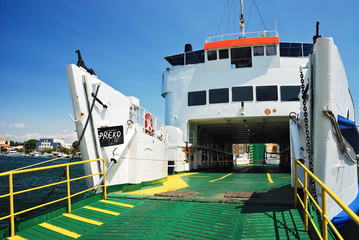 Naklejka premium Fähre Hafen Rampe Einfahrt