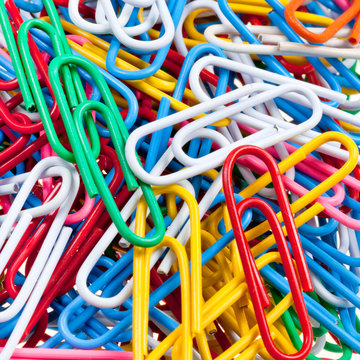 many color paper clips