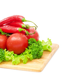 Composition with raw vegetables