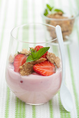 strawberry yogurt with cornflakes and mint