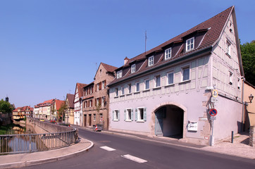 Fototapeta na wymiar Malerwinkelhaus szerokości w rynku
