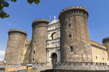 Fototapeta na wymiar Neapol, Castel Nuovo, Angevin